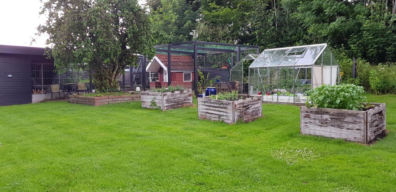 Bed and Breakfast Tjornely Ostervra Екстер'єр фото